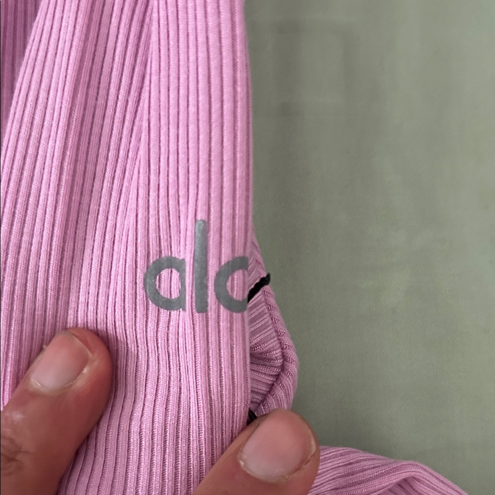 ALO dreamlight long sleeve too in candy heart pink - Picture 6 of 6